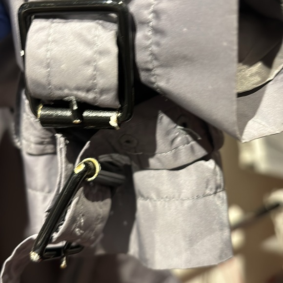 Burberry Raincoat - Picture 4 of 7